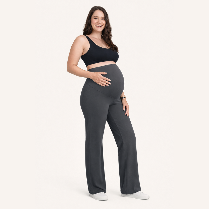 Braune Umstandshose mit hohem Bauchbund und praktischer Seitentasche